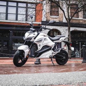 GIO G2000 ELECTRIC SCOOTER – 72V 30Ah 2000W, anti-theft alarm, top speed 43mph, range up to 40 miles
