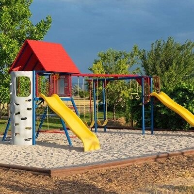 Lifetime Big Stuff Deluxe Swing Set